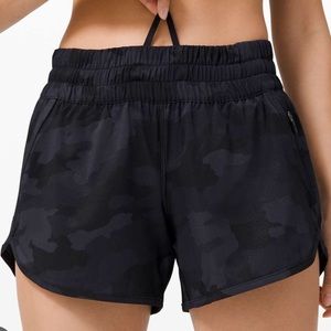 Lululemon tracker short low rise 4” size 4 365 heritage camo deep coal